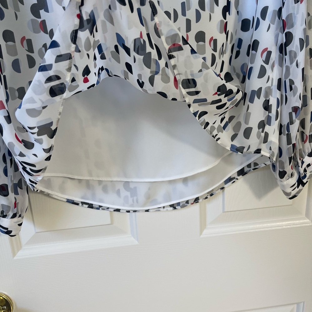 WHBM Ruffle Front Pullover blouse - 10 - Picture 6 of 7